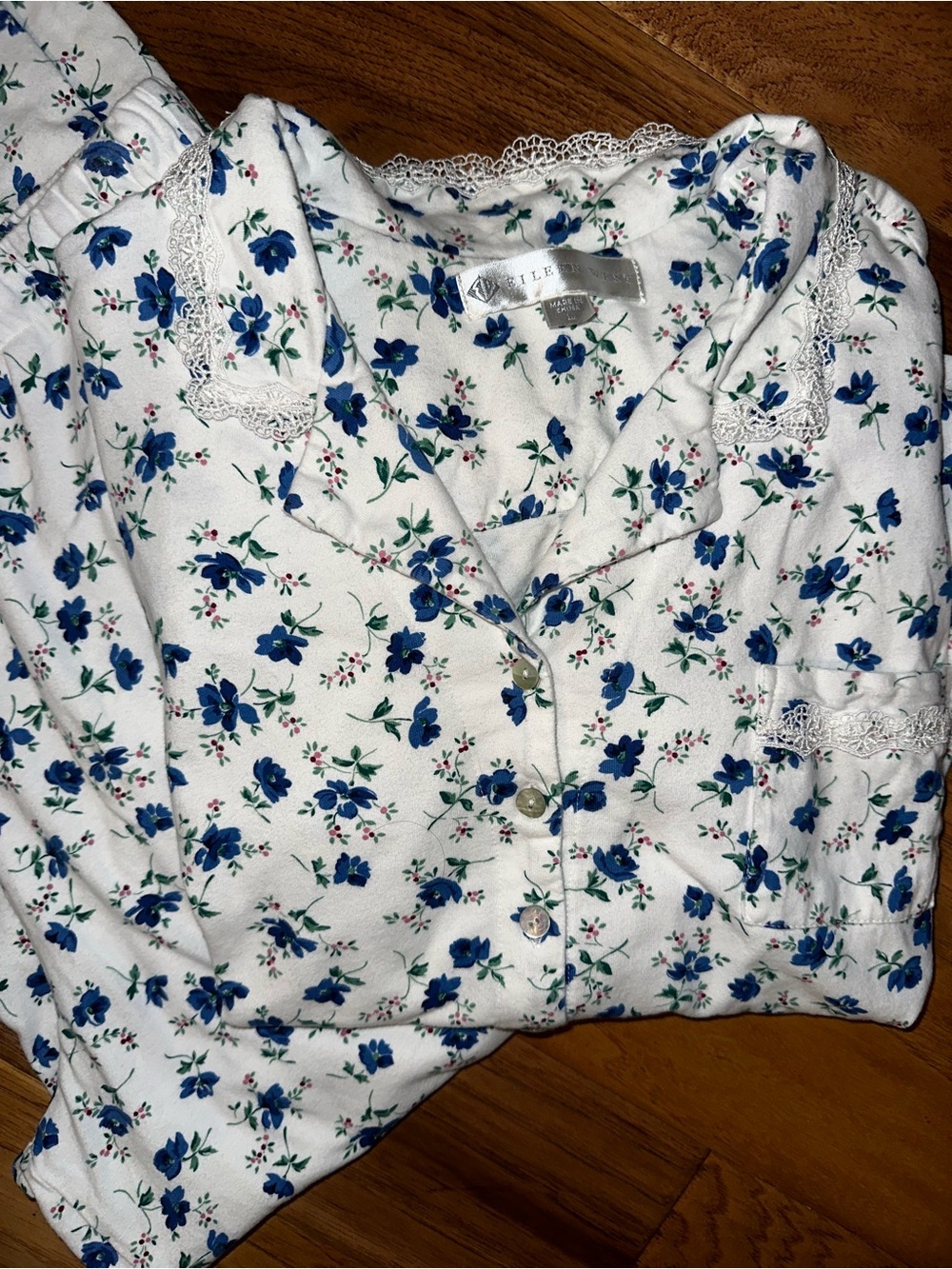 Eileen West White Floral Button-Front Pajama Top and pants with Blue Flowers